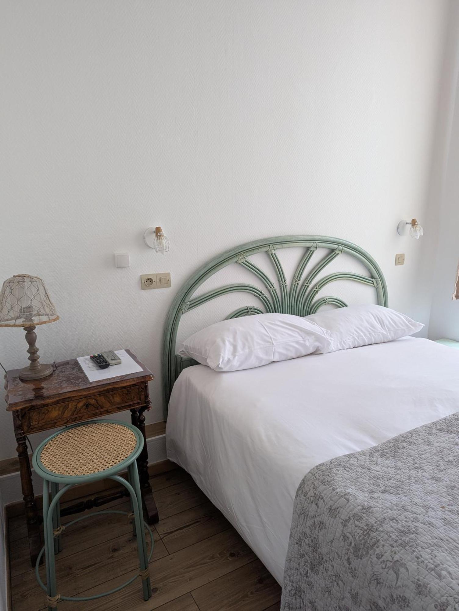Hôtel du Parc Montélimar Quarto foto