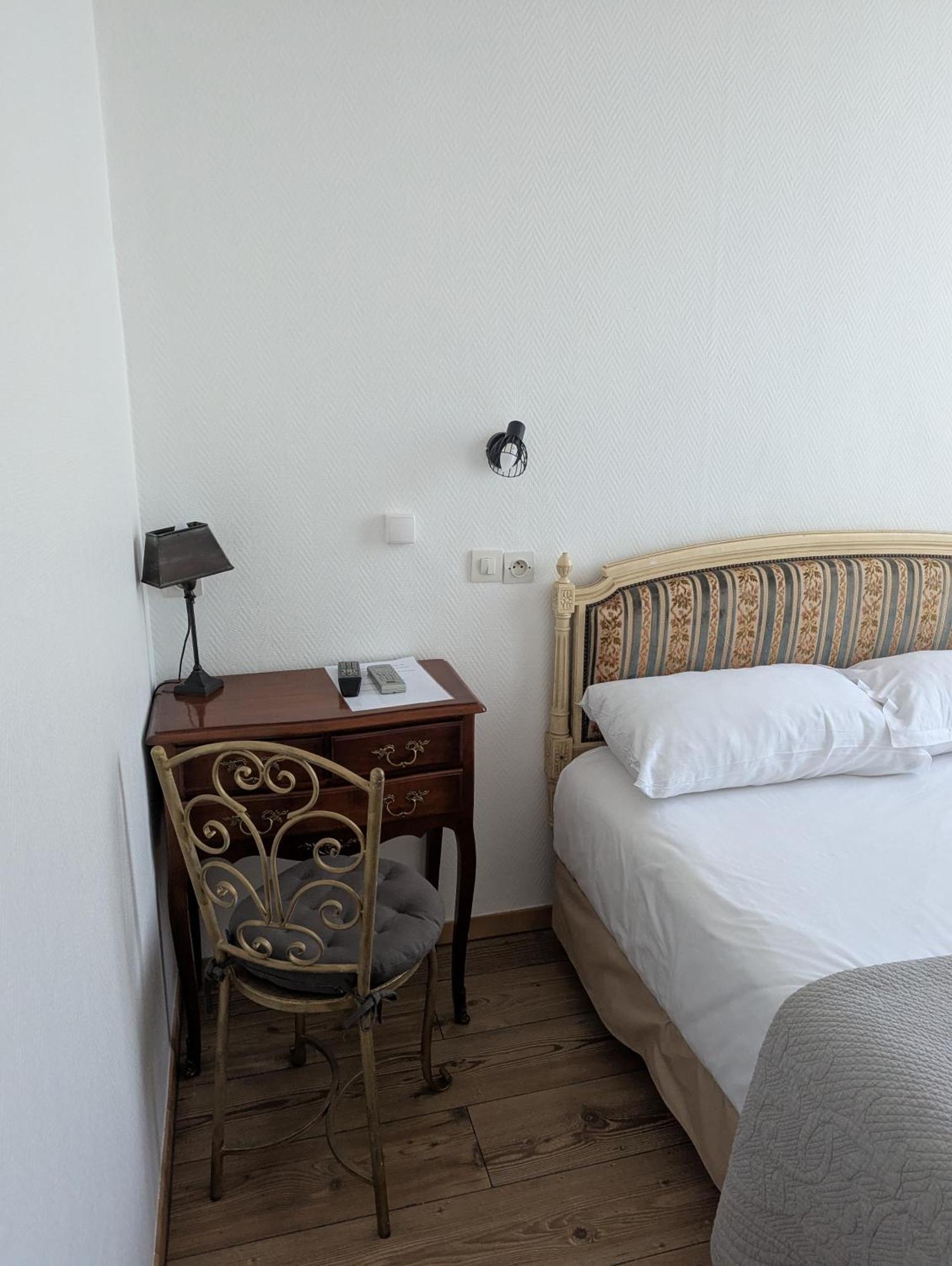 Hôtel du Parc Montélimar Quarto foto